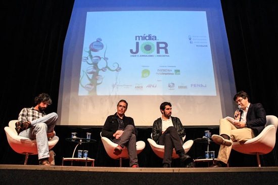 Painel discute violência contra jornalistas durante protestos