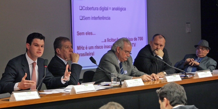 Para Abert, destinar faixa de 700 MHz para 4G antes dos testes é “quebra de confiança” do governo